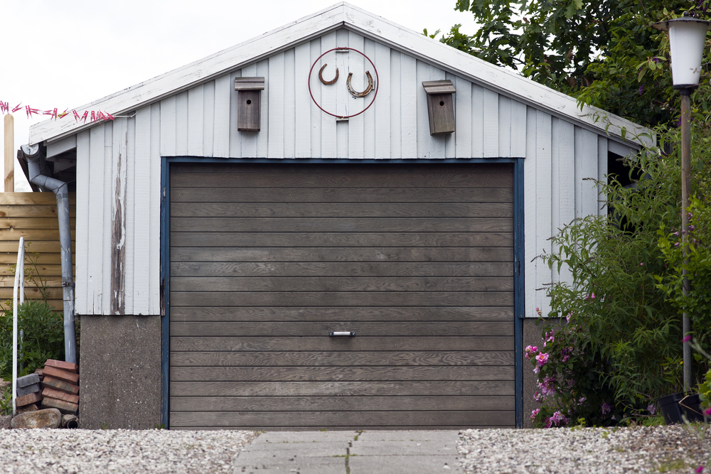 What Is The Difference Between A Garage And A Carport?