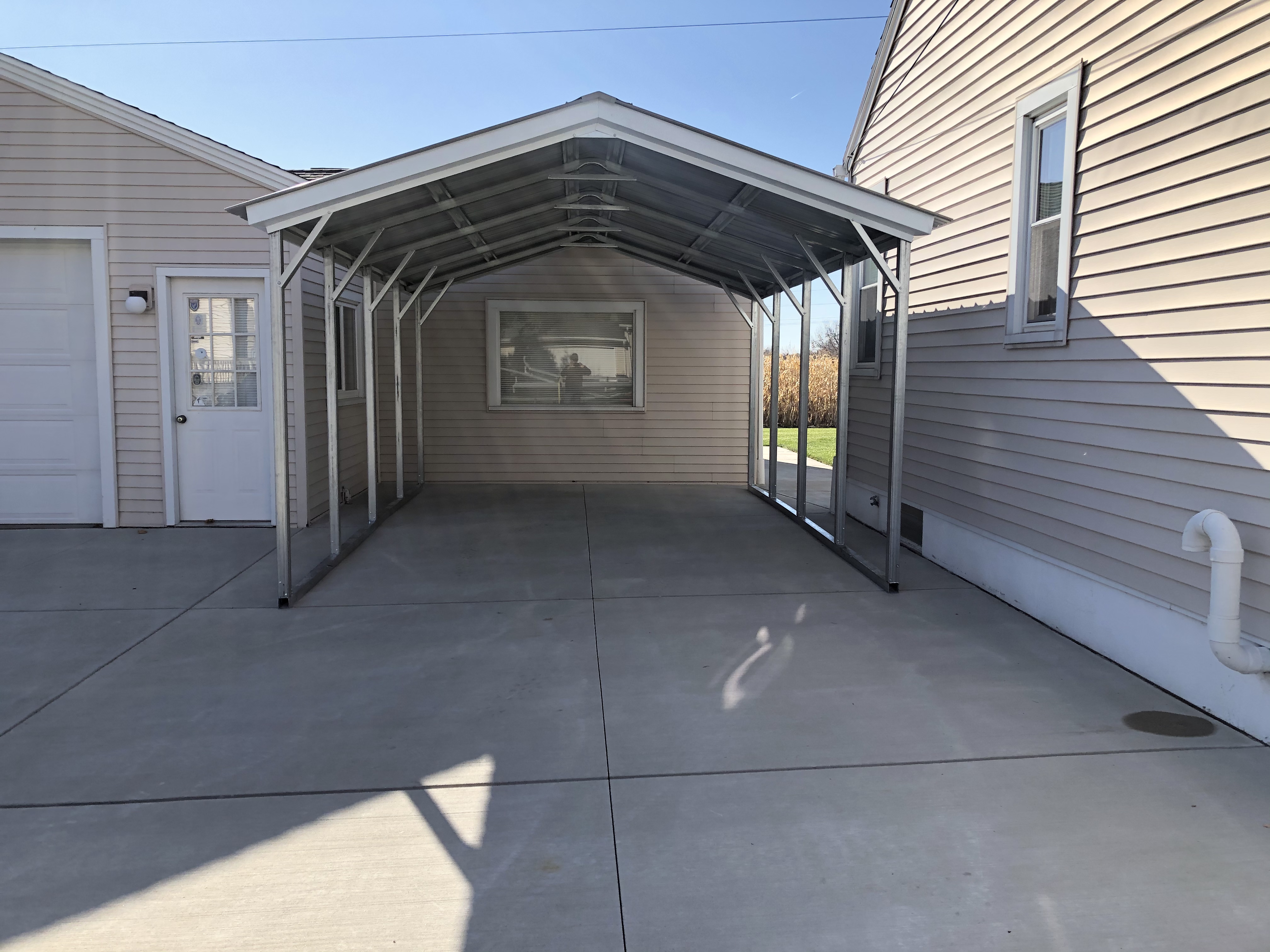 What are the Different Types of Metal Carports Available in the Market